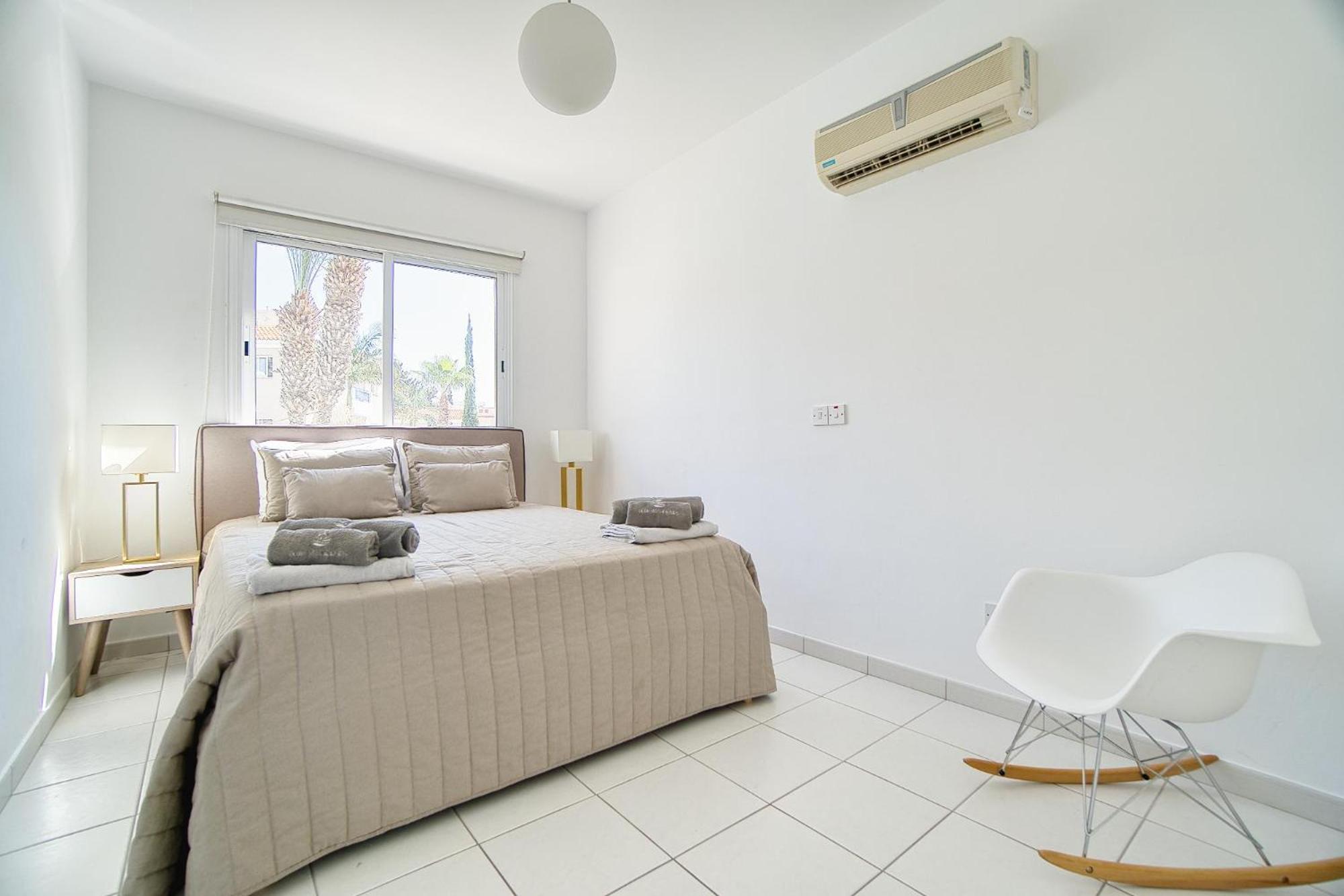 Iris Village Block 12-105 Пафос Екстериор снимка