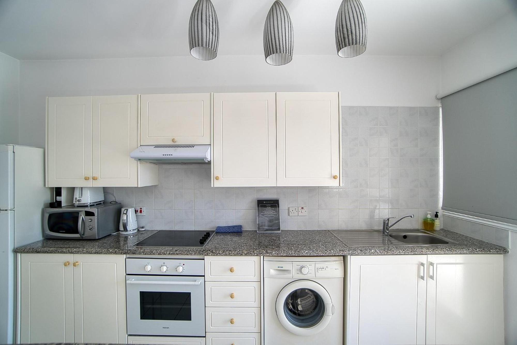 Iris Village Block 12-105 Пафос Екстериор снимка